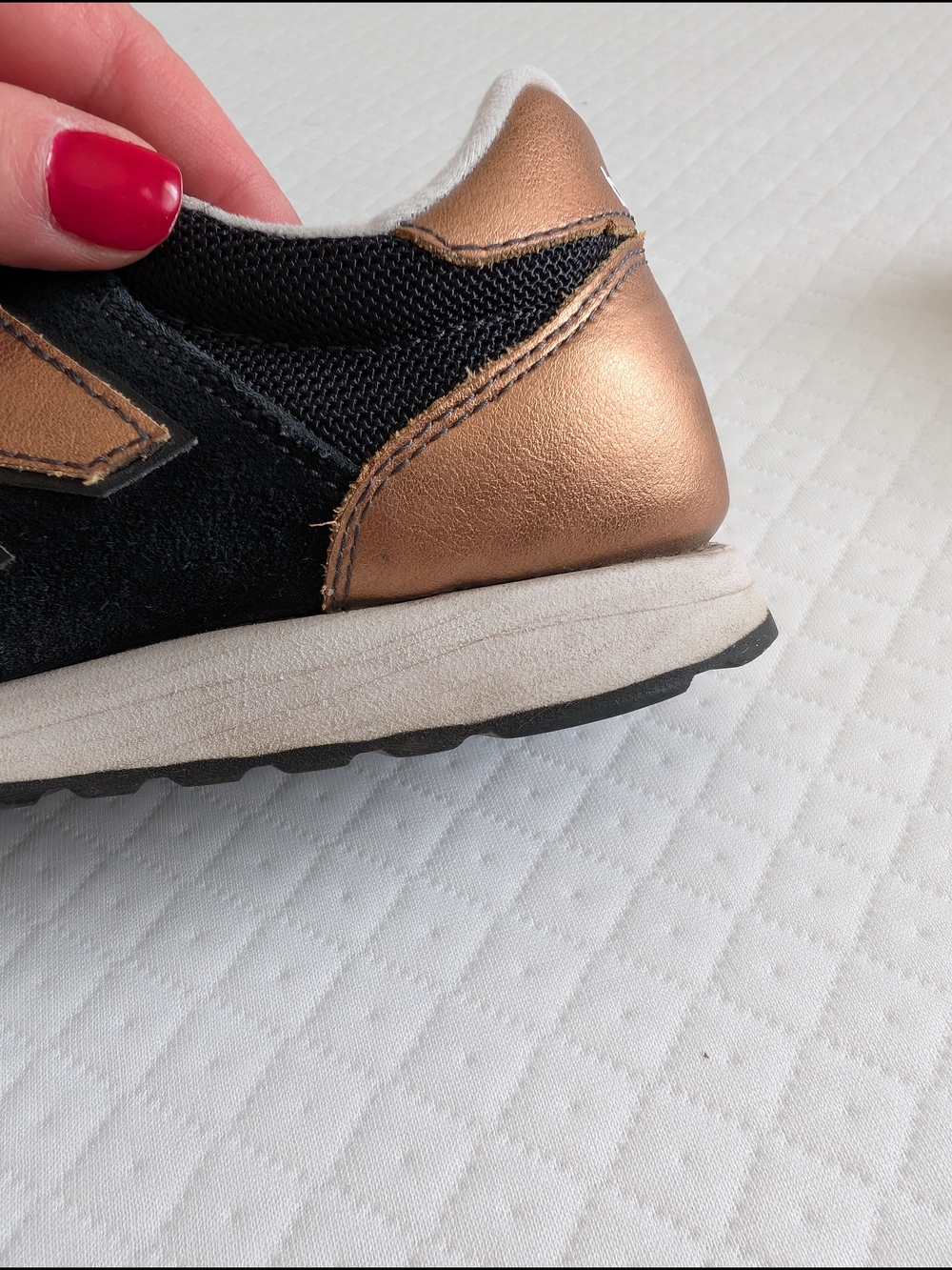 New Balance Womens 520 WL520SNC Black Rose Gold Sneakers Size 7.5 Suede Retro - Picture 7 of 16
